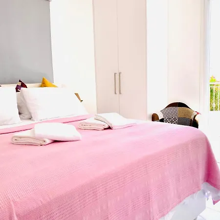 Exclusive Larnaca - 8 Sleeps - 2 Min From - Big Private Pool *