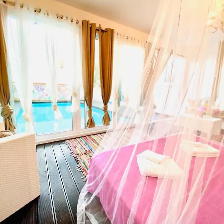 Exclusive Larnaca - 8 Sleeps - 2 Min From - Big Private Pool * بيلا