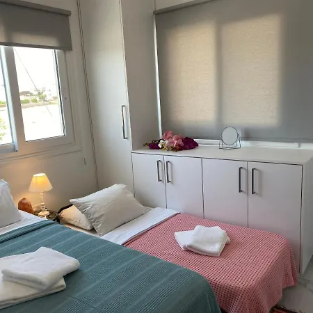 Exclusive Larnaca - 8 Sleeps - 2 Min From - Big Private Pool فيلة