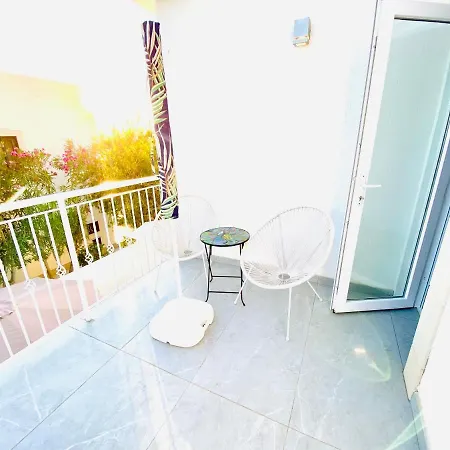Exclusive Larnaca - 8 Sleeps - 2 Min From - Big Private Pool فيلة