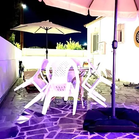 فيلة Exclusive Larnaca - 8 Sleeps - 2 Min From - Big Private Pool *