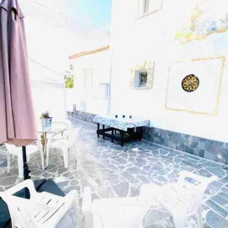 Exclusive Larnaca - 8 Sleeps - 2 Min From - Big Private Pool فيلة بيلا