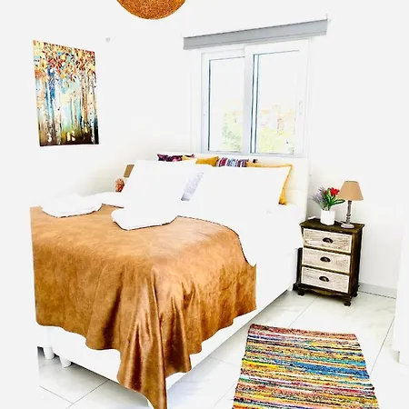 Vilă Exclusive Larnaca - 8 Sleeps - 2 Min From - Big Private Pool Pyla