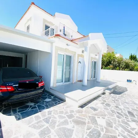 Villa Exclusive Larnaca - 8 Sleeps - 2 Min From - Big Private Pool Pyla