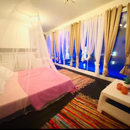 Exclusive Larnaca - 8 Sleeps - 2 Min From - Big Private Pool * Pyla