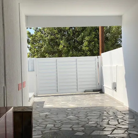 Exclusive Larnaca - 8 Sleeps - 2 Min From - Big Private Pool *