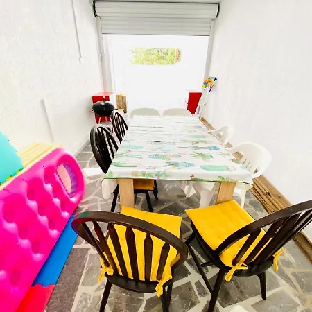Exclusive Larnaca - 8 Sleeps - 2 Min From - Big Private Pool *