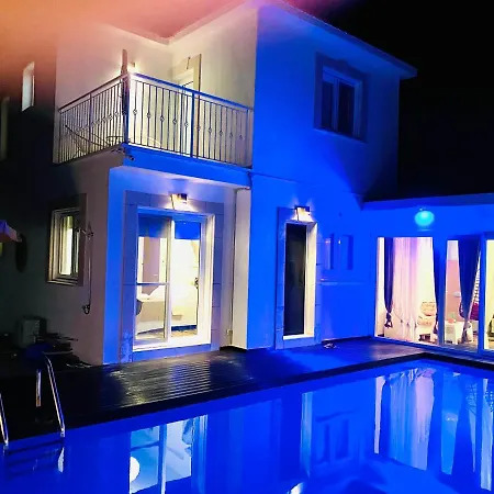 Exclusive Larnaca - 8 Sleeps - 2 Min From - Big Private Pool Villa Pyla