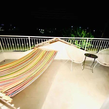 Exclusive Larnaca - 8 Sleeps - 2 Min From - Big Private Pool *