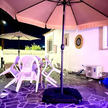 Exclusive Larnaca - 8 Sleeps - 2 Min From - Big Private Pool Villa Pyla