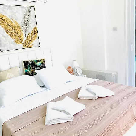 Exclusive Larnaca - 8 Sleeps - 2 Min From - Big Private Pool Vilă