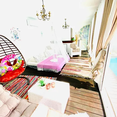 Exclusive Larnaca - 8 Sleeps - 2 Min From - Big Private Pool Vilă