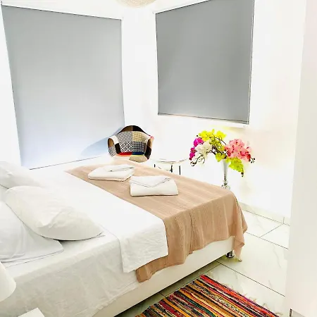 Exclusive Larnaca - 8 Sleeps - 2 Min From - Big Private Pool *