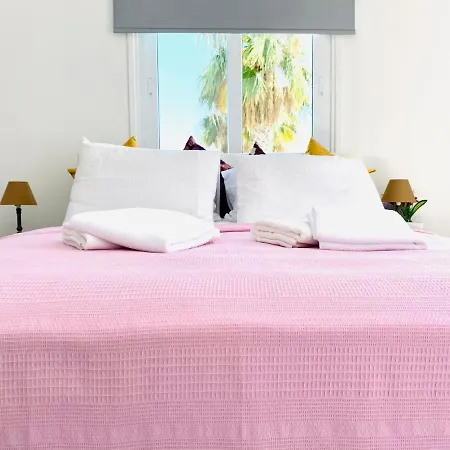 Villa Exclusive Larnaca - 8 Sleeps - 2 Min From - Big Private Pool