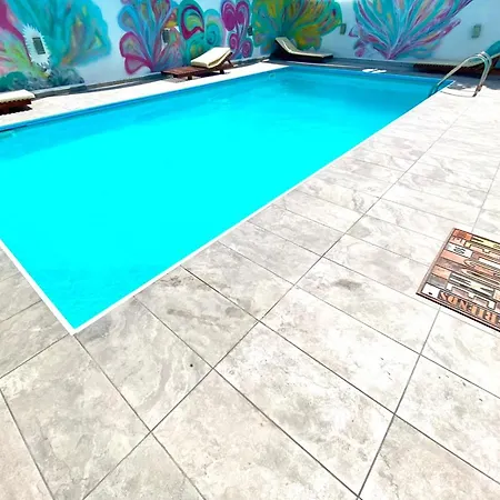 Vilă Exclusive Larnaca - 8 Sleeps - 2 Min From - Big Private Pool *